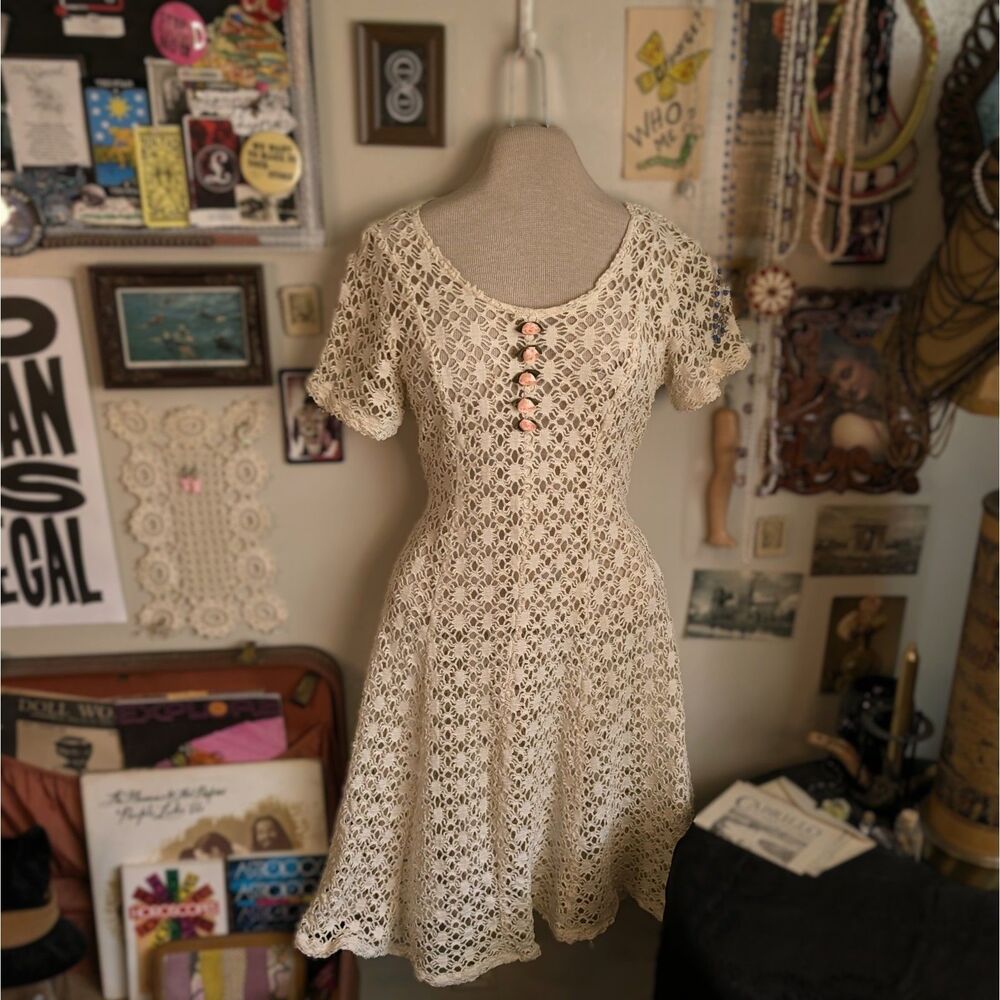 Vintage Crochet Lace Mini Dress Women's Small/Medium Cream Rosette